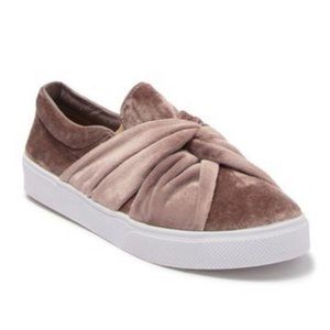 Kaanas Mantuae Knotted Velvet Bow Sneaker Size 7